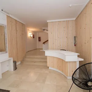 https://apartamentos-mestret.balearic-islands.net